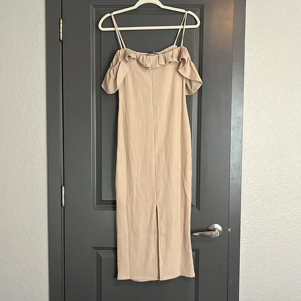 NWT Mango off the shoulder dress - Picture 3 of 3